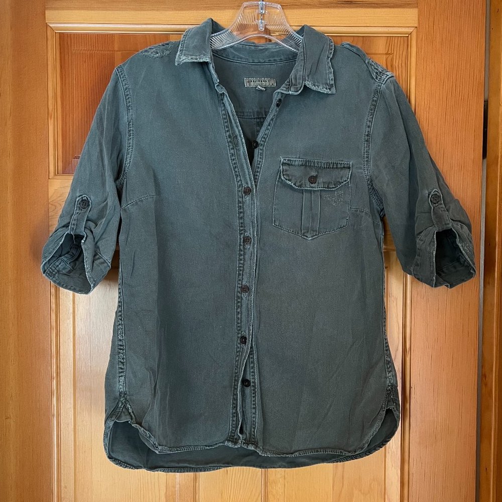 Equipment Distressed Short-sleeved button up size M